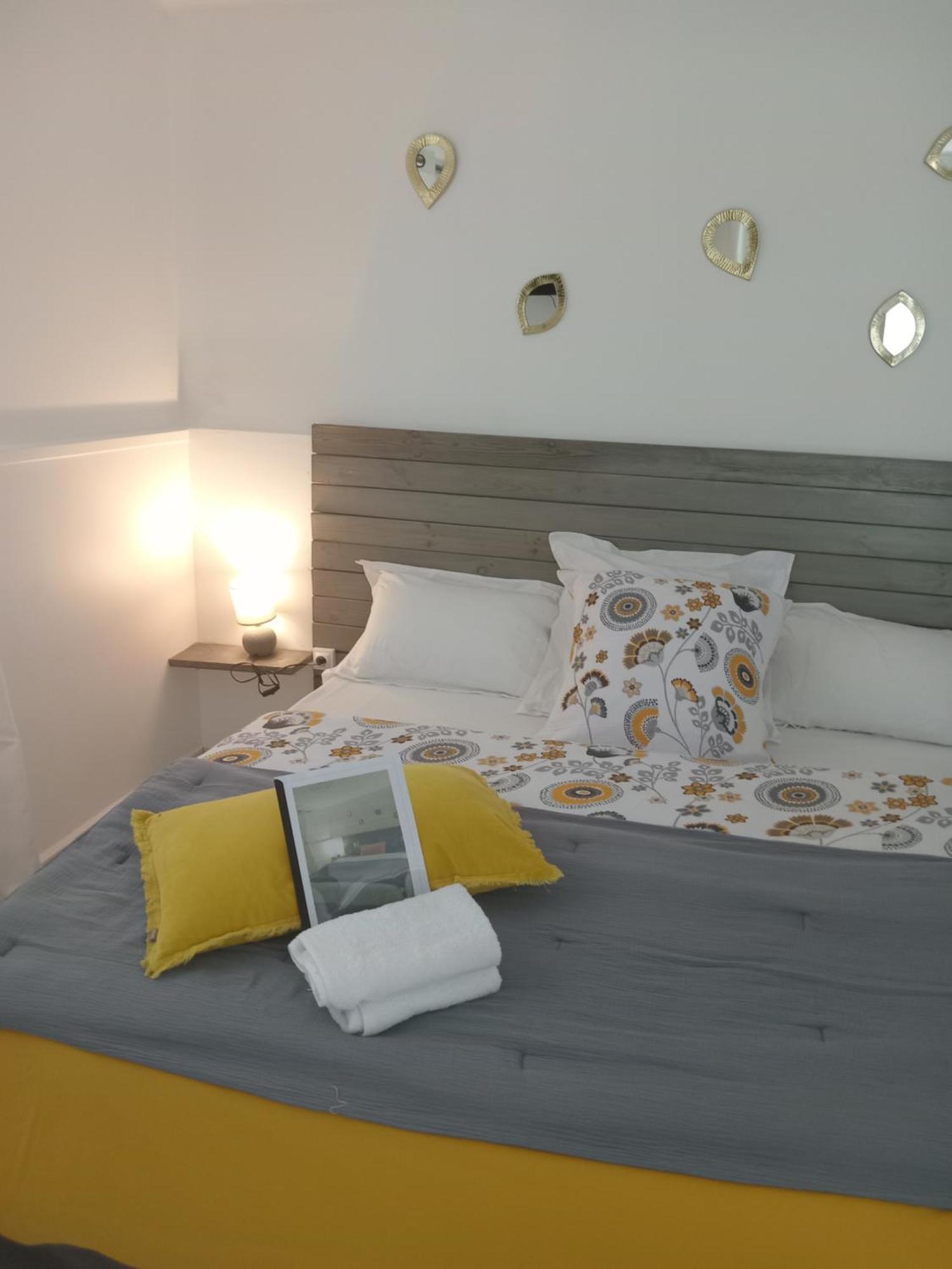 Bed and Breakfast L'Instant Present Le Moule Exterior foto